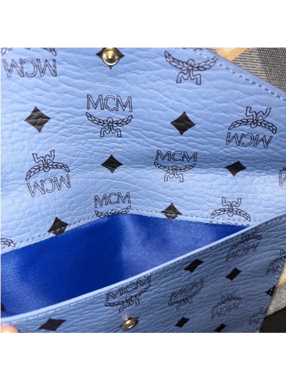 MCM Blue Logo Envelope Clutch NIB with Chain 💙🎀 - Picture 7 of 10